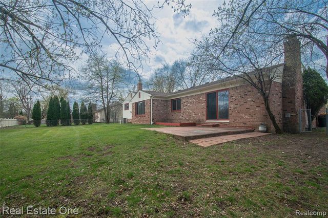 24690 Lakeland Street, Farmington Hills, MI 48336