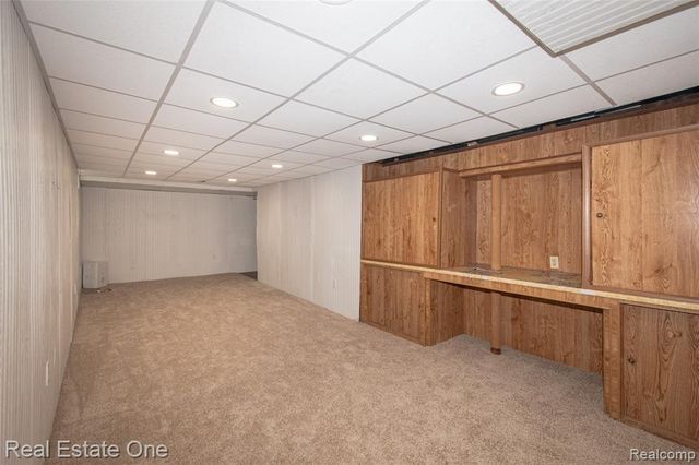 24690 Lakeland Street, Farmington Hills, MI 48336