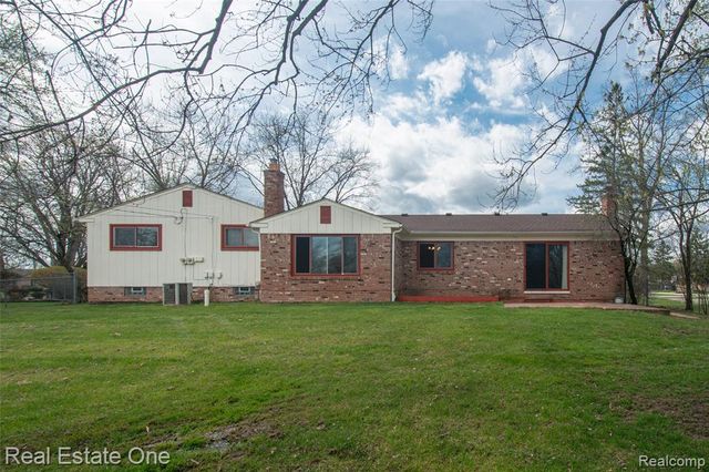 24690 Lakeland Street, Farmington Hills, MI 48336