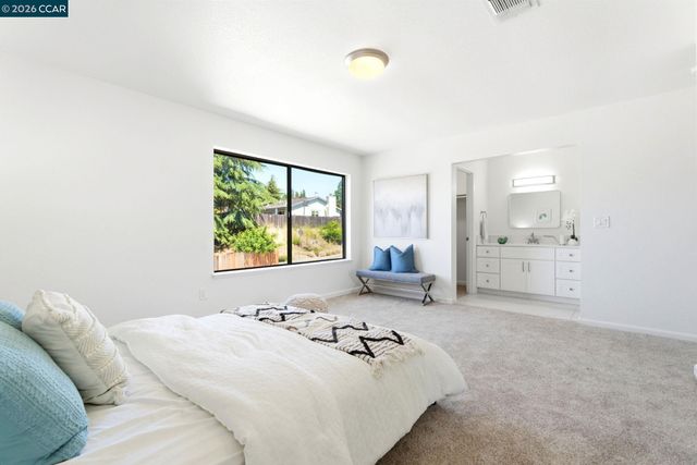 2173 Warwick Dr, Benicia, CA 94510