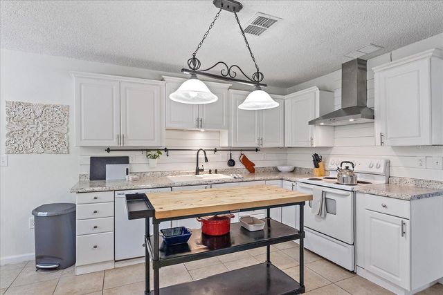 5766 FORESTER PINE COURT, Sarasota, FL 34243