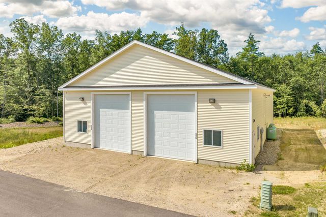 127 Isinglass Circle # 18, Barrington, NH 03825
