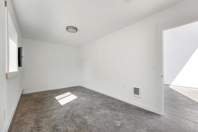127 Isinglass Circle # 18, Barrington, NH 03825