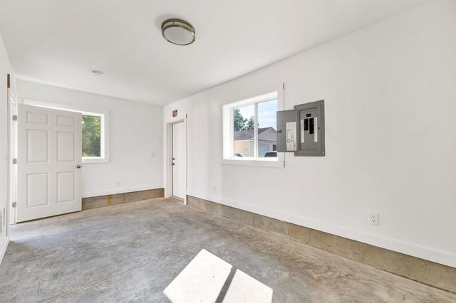 127 Isinglass Circle # 18, Barrington, NH 03825