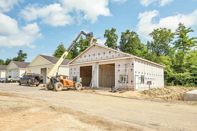 127 Isinglass Circle # 18, Barrington, NH 03825