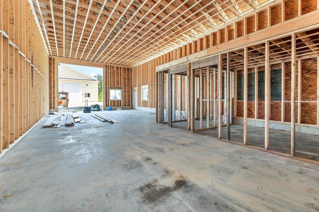 127 Isinglass Circle # 18, Barrington, NH 03825
