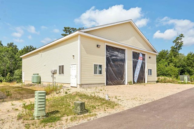 127 Isinglass Circle # 18, Barrington, NH 03825