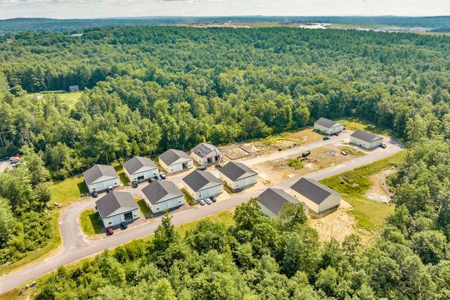 127 Isinglass Circle # 18, Barrington, NH 03825