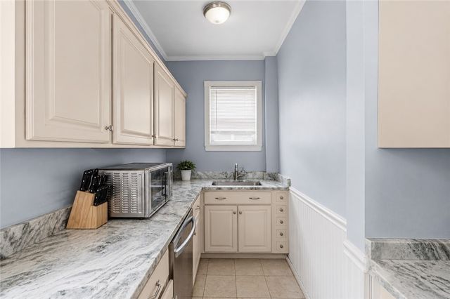 66 Armstrong Avenue, Providence, RI 02903