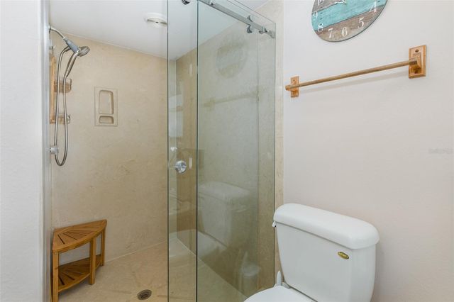 11810 SPANISH LAKE DRIVE, Tampa, FL 33635