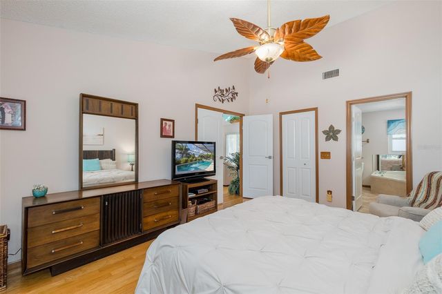11810 SPANISH LAKE DRIVE, Tampa, FL 33635