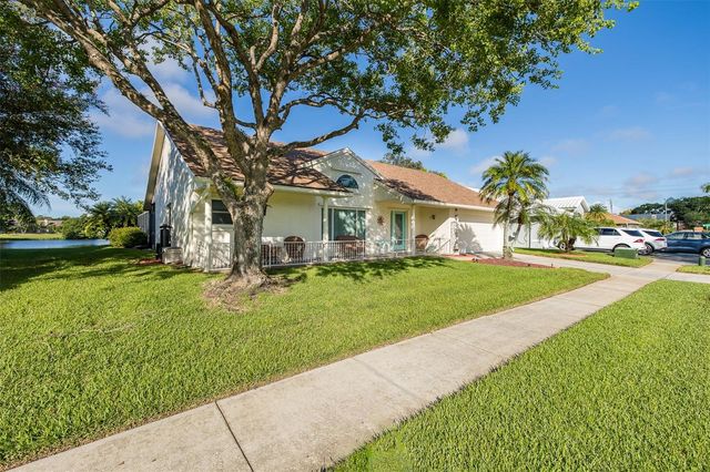 11810 SPANISH LAKE DRIVE, Tampa, FL 33635
