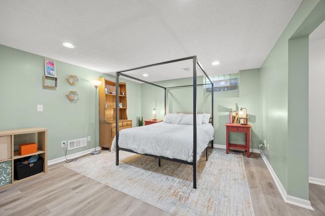 5709 W Lake Street, Saint Louis Park, MN 55416