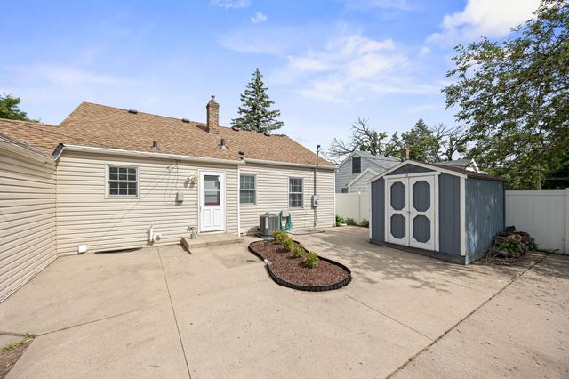 5709 W Lake Street, Saint Louis Park, MN 55416