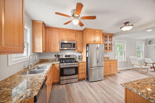 5709 W Lake Street, Saint Louis Park, MN 55416