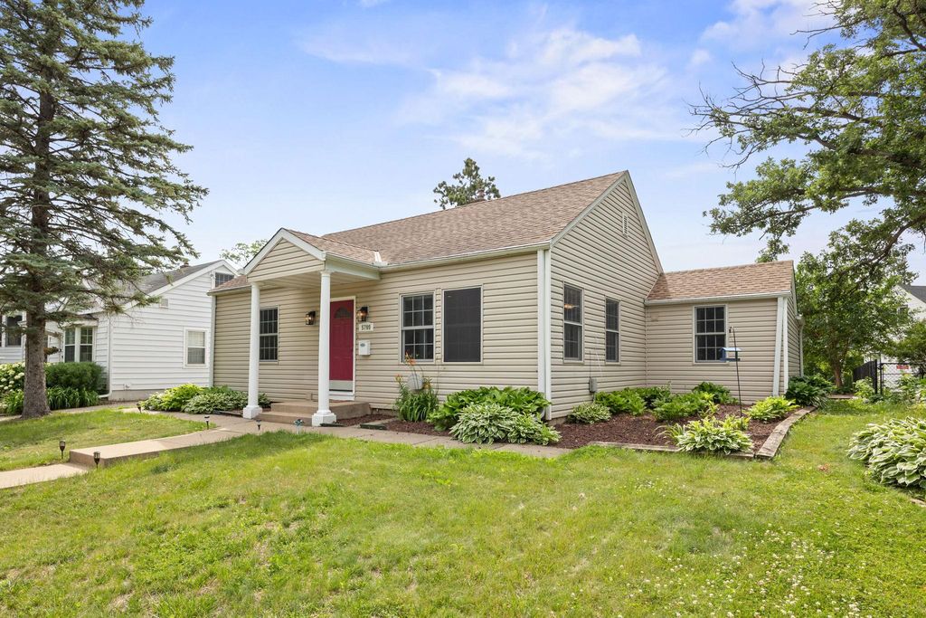5709 W Lake Street, Saint Louis Park, MN 55416