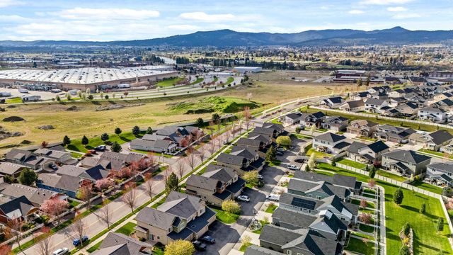 2260 N Country Vista Blvd, Liberty Lake, WA 99019