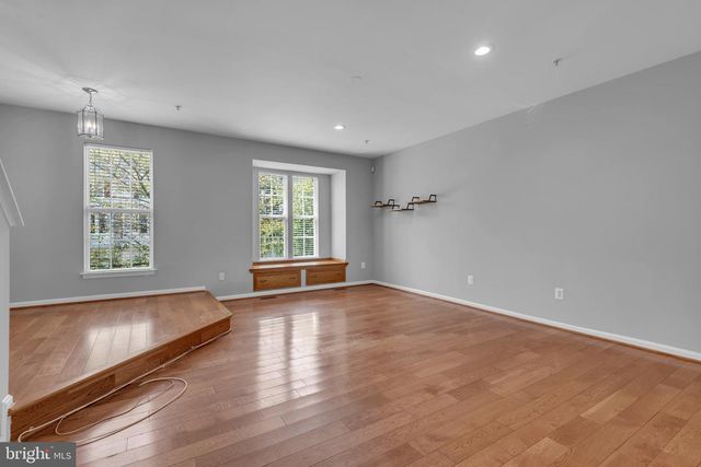 8195 POINSETT TER, Pasadena, MD 21122