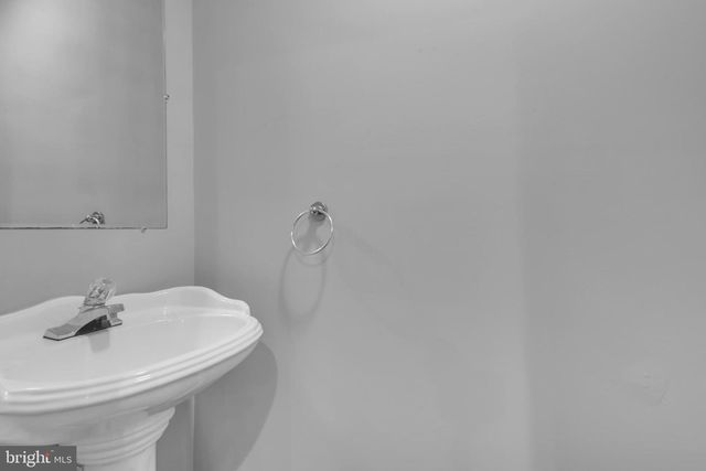 8195 POINSETT TER, Pasadena, MD 21122