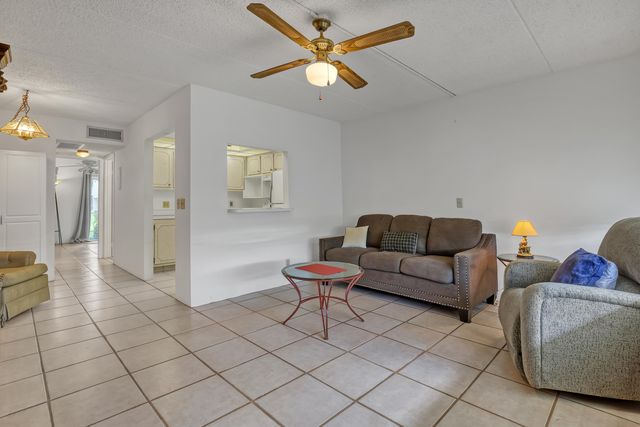 400 VILLAGE GREEN Circle W 117, Palm Springs, FL 33461