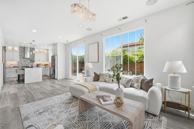 1022 Banyan Court, San Jose, CA 95131