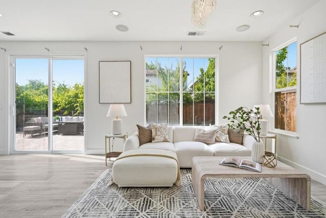 1022 Banyan Court, San Jose, CA 95131