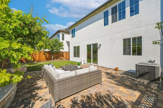 1022 Banyan Court, San Jose, CA 95131
