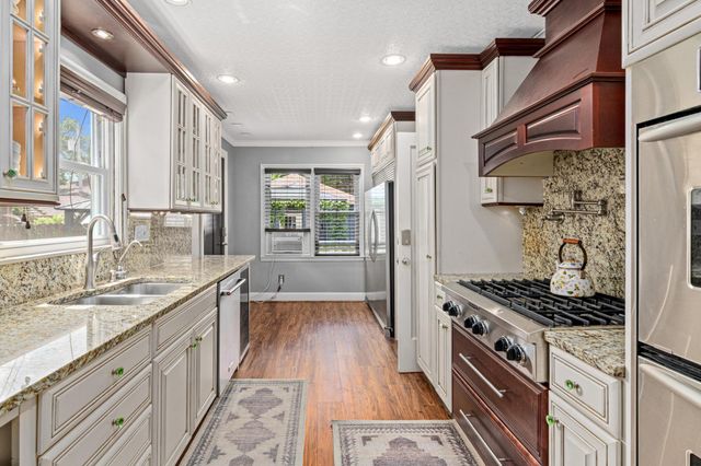 3500 Park Avenue, Minneapolis, MN 55407