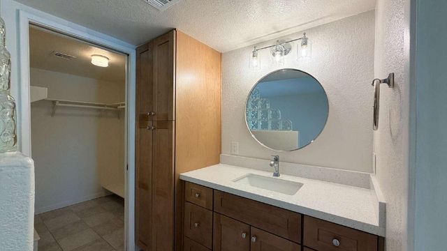 3827 E Larkspur Drive, Phoenix, AZ 85032