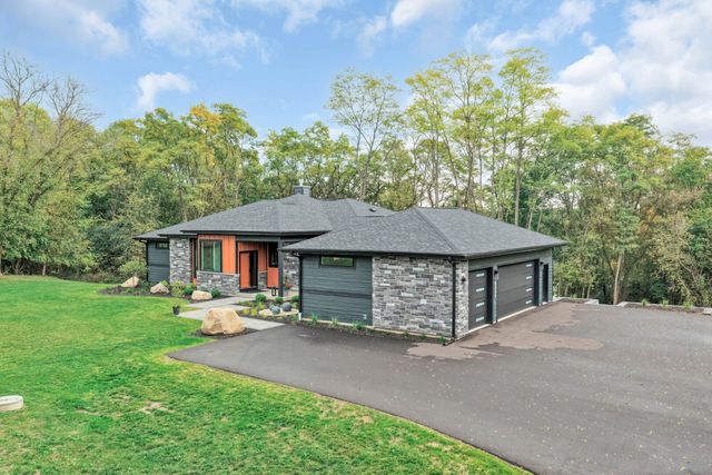 815 N English Settlement Avenue, Burlington, WI 53105