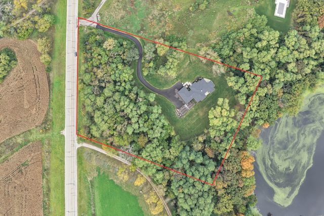 815 N English Settlement Avenue, Burlington, WI 53105