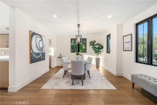 5525 Wortser Avenue, Sherman Oaks, CA 91401