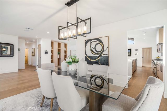 5525 Wortser Avenue, Sherman Oaks, CA 91401