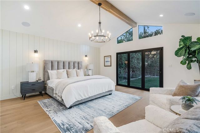 5525 Wortser Avenue, Sherman Oaks, CA 91401