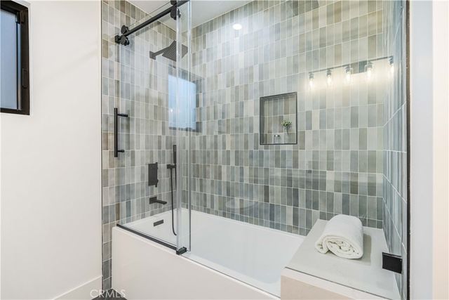 5525 Wortser Avenue, Sherman Oaks, CA 91401