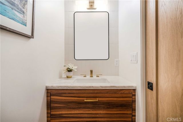 5525 Wortser Avenue, Sherman Oaks, CA 91401