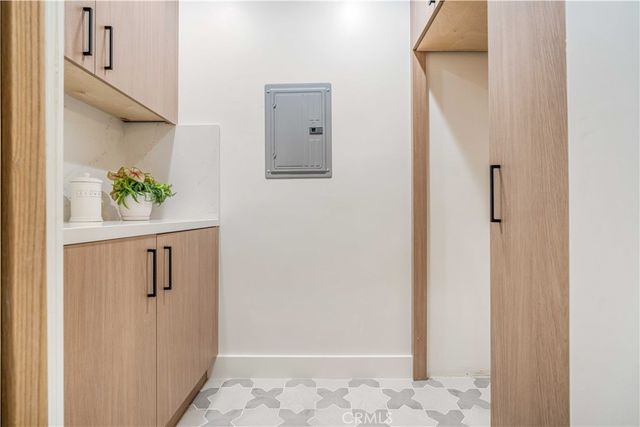 5525 Wortser Avenue, Sherman Oaks, CA 91401