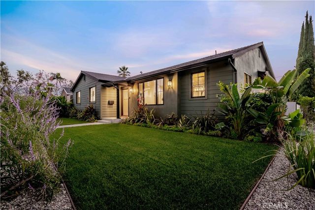 5525 Wortser Avenue, Sherman Oaks, CA 91401
