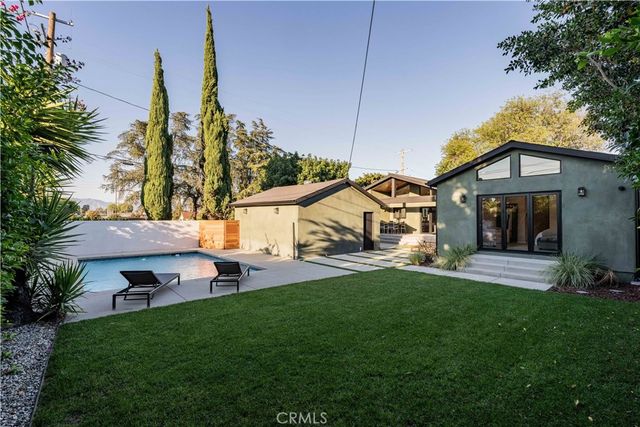5525 Wortser Avenue, Sherman Oaks, CA 91401