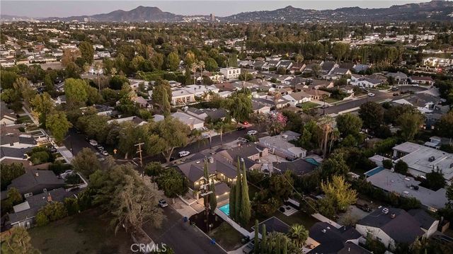 5525 Wortser Avenue, Sherman Oaks, CA 91401