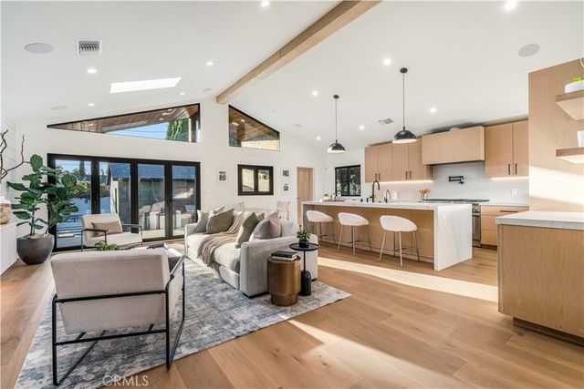 5525 Wortser Avenue, Sherman Oaks, CA 91401