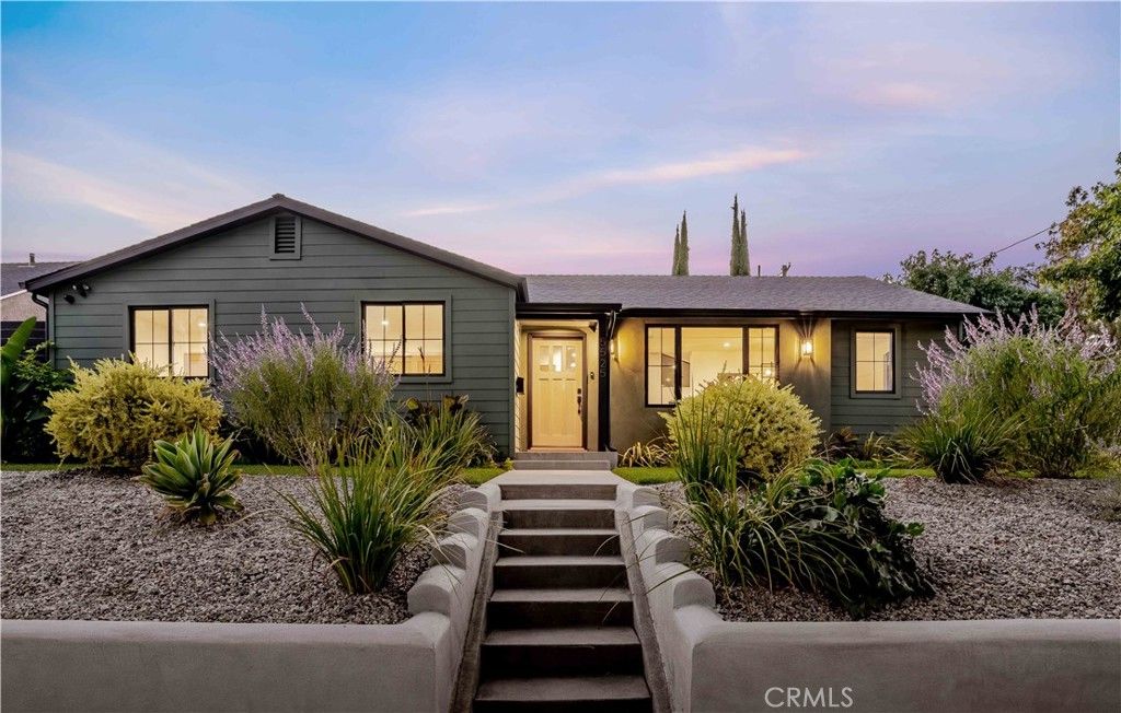 5525 Wortser Avenue, Sherman Oaks, CA 91401