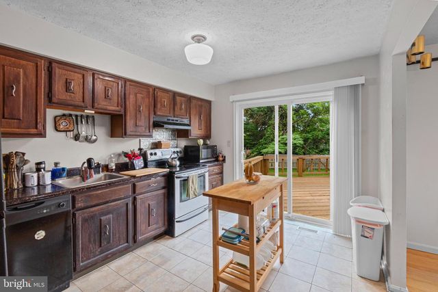 1238 HOLMESPUN DR, Pasadena, MD 21122