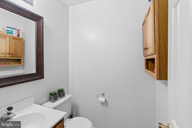 1238 HOLMESPUN DR, Pasadena, MD 21122