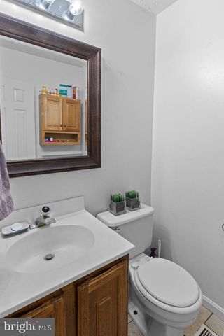 1238 HOLMESPUN DR, Pasadena, MD 21122