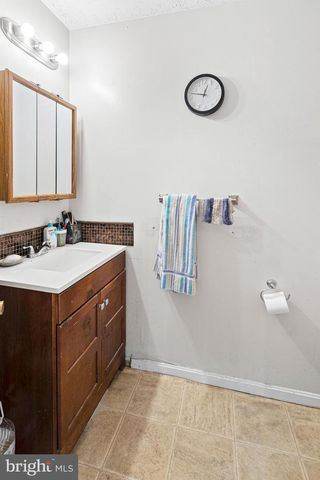 1238 HOLMESPUN DR, Pasadena, MD 21122