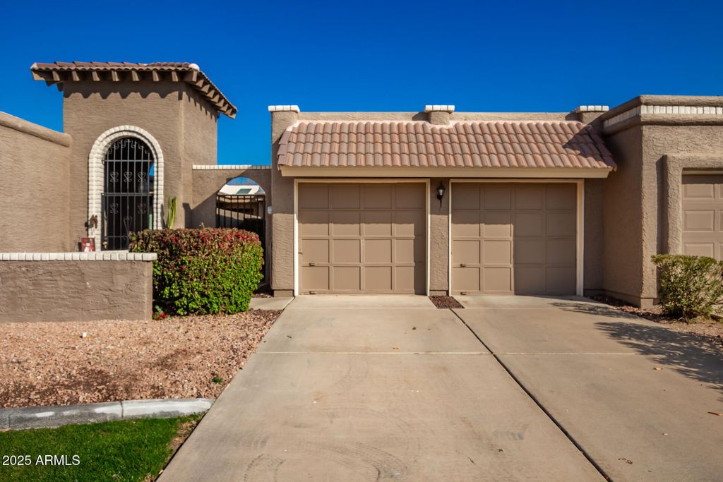 25239 S GLENBURN Drive, Sun Lakes, AZ 85248