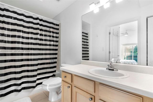 6001 SW 70th St 336, South Miami, FL 33143