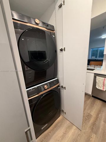 6001 SW 70th St 336, South Miami, FL 33143