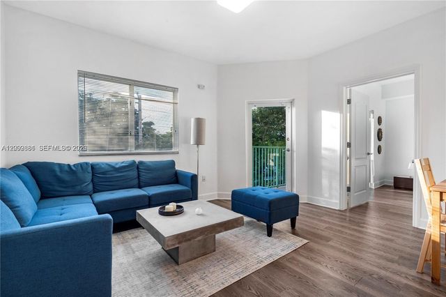 6001 SW 70th St 336, South Miami, FL 33143